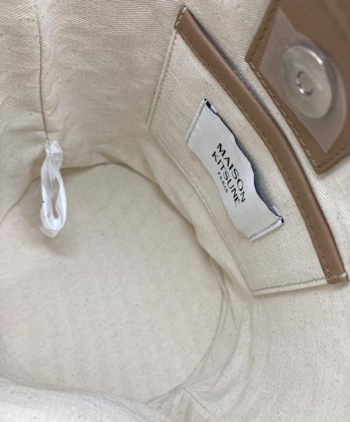 maison kitsune（メゾンキツネ）maison kitsune (メゾンキツネ) RAFFIA AND LEATHER BUCKET BAG ブラウン×ナチュラルの古着・服飾アイテム