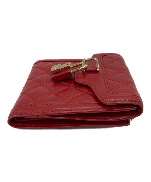 BURBERRY（バーバリー）BURBERRY (バーバリー) BURBERRY(バーバリー) レザーキルティング 2つ折り財布 レッドの古着・服飾アイテム