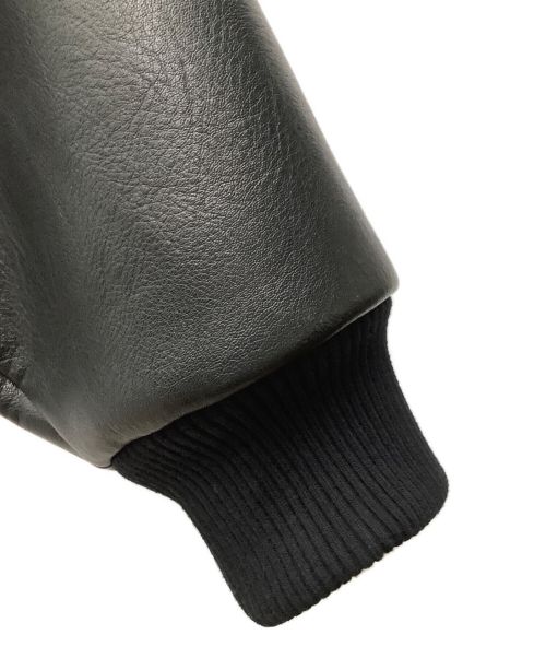 A FEW GOOD KIDS（アフューグッドキッズ）A FEW GOOD KIDS (アフューグッドキッズ) AFGKスタジャン ブラック サイズ:SIZE XLの古着・服飾アイテム