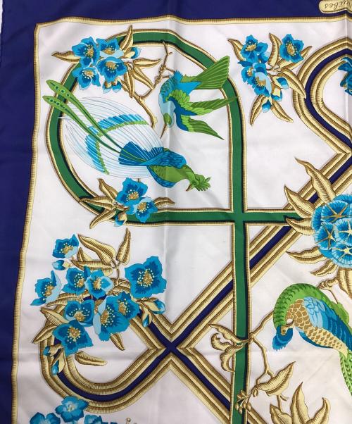 HERMES（エルメス）HERMES (エルメス) Carailes シルクスカーフ カレ90 ネイビー×ゴールドの古着・服飾アイテム