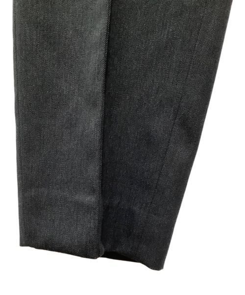 JOHN LAWRENCE SULLIVAN（ジョン ローレンス サリバン）JOHN LAWRENCE SULLIVAN (ジョンローレンスサリバン) パンツ 22ss Wool tapered zip trousers グレー サイズ:SIZE 46の古着・服飾アイテム