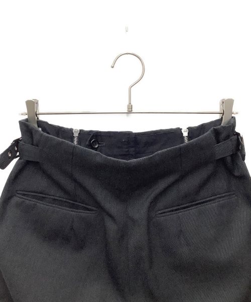 JOHN LAWRENCE SULLIVAN（ジョン ローレンス サリバン）JOHN LAWRENCE SULLIVAN (ジョンローレンスサリバン) パンツ 22ss Wool tapered zip trousers グレー サイズ:SIZE 46の古着・服飾アイテム