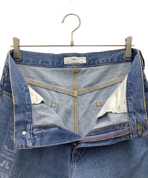 TOGA PULLA（トーガ プルラ）TOGA PULLA (トーガ プルラ) DENIM TAPE PRINT PANTS インディゴ サイズ:SIZE 46の古着・服飾アイテム