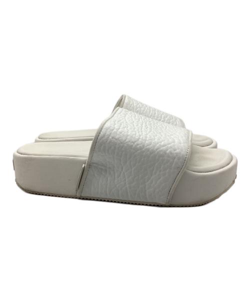 Y-3（ワイスリー）Y-3 (ワイスリー) サンダル SLIDE ホワイト サイズ:SIZE 26.5cmの古着・服飾アイテム