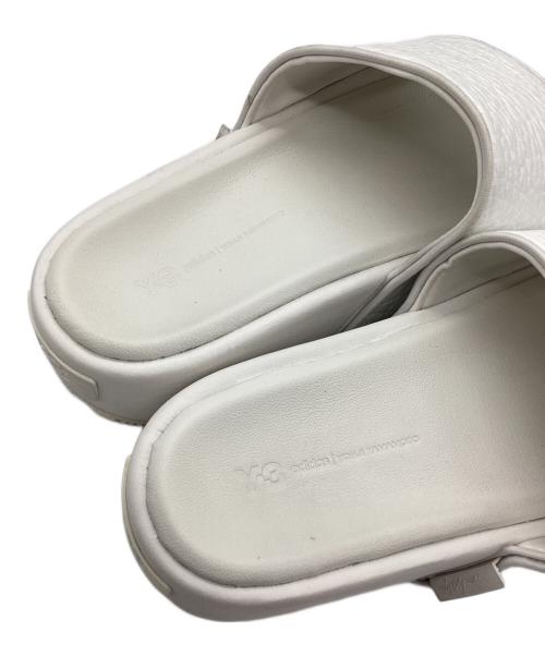 Y-3（ワイスリー）Y-3 (ワイスリー) サンダル SLIDE ホワイト サイズ:SIZE 26.5cmの古着・服飾アイテム