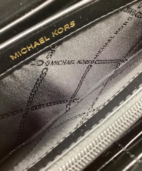 MICHAEL KORS（マイケル・コース）MICHAEL KORS (マイケルコース) ラウンドファスナー長財布 ブラック×ゴールドの古着・服飾アイテム