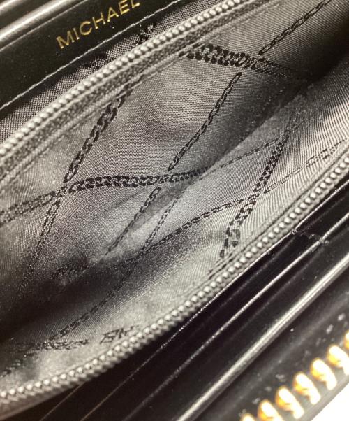MICHAEL KORS（マイケル・コース）MICHAEL KORS (マイケルコース) ラウンドファスナー長財布 ブラック×ゴールドの古着・服飾アイテム