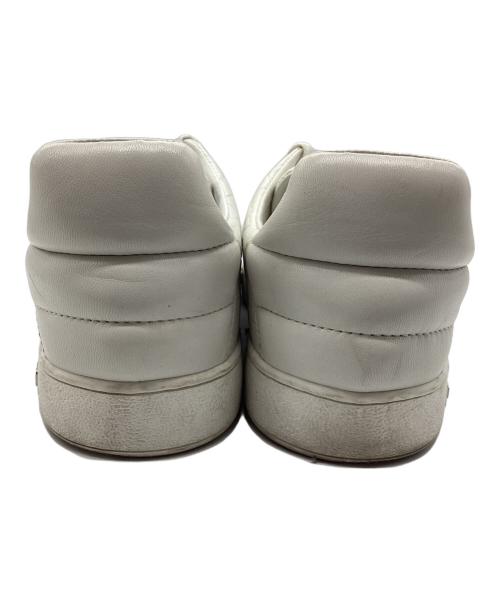 LOUIS VUITTON（ルイ ヴィトン）LOUIS VUITTON (ルイ ヴィトン) スニーカー クロコエンボス ホワイト サイズ:SIZE 7の古着・服飾アイテム