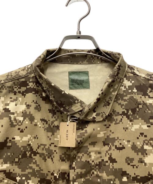 -（-）- (-) ミリタリージャケット アメリカ軍 ベージュ サイズ:SIZE Mの古着・服飾アイテム