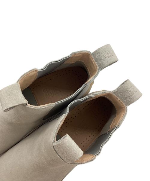 CLARKS（クラークス）CLARKS (クラークス) Ronnie Fieg (ロニー・フィグ) サイドゴアブーツ ライトグレー サイズ:SIZE 26.5cmの古着・服飾アイテム