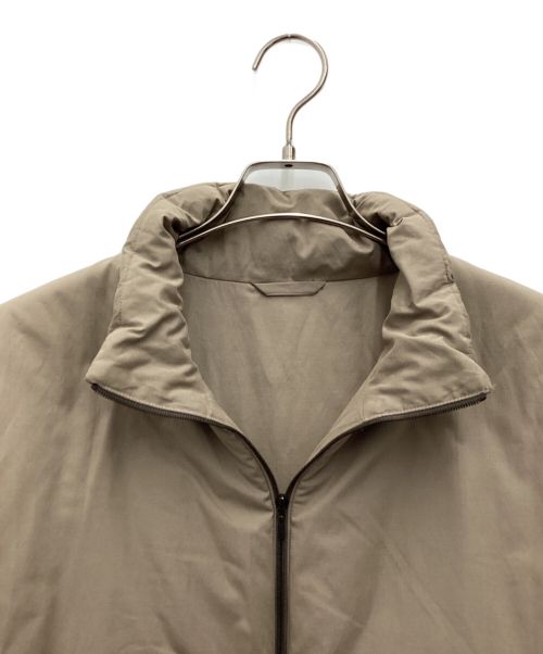 COMOLI（コモリ）COMOLI (コモリ) インサレーションジャケット ベージュ サイズ:SIZE 3の古着・服飾アイテム