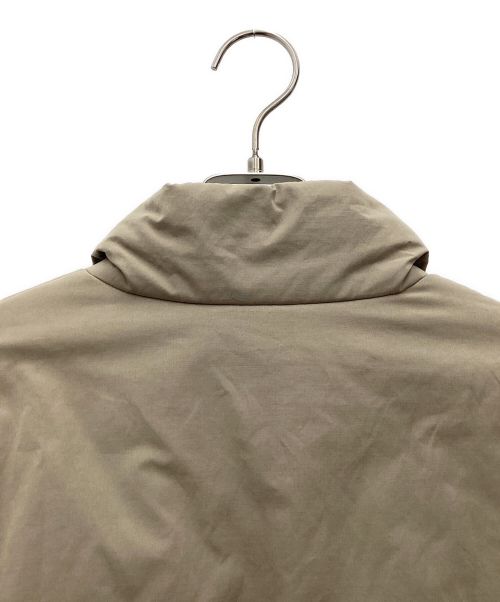 COMOLI（コモリ）COMOLI (コモリ) インサレーションジャケット ベージュ サイズ:SIZE 3の古着・服飾アイテム