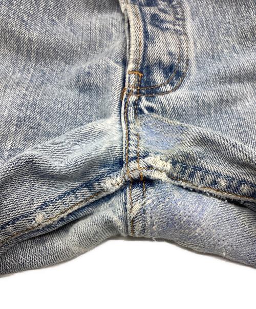 LEVI'S（リーバイス）LEVI'S (リーバイス) ダメージデニムパンツ トップボタン裏216 カナダ製 501 スカイブルー サイズ:SIZE 81cm (W32)の古着・服飾アイテム