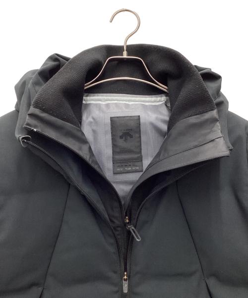 DESCENTE ALLTERRAIN（デザイント オルテライン）Descente ALLTERRAIN (デザイント オルテライン) STRATUM 2in1ダウンジャケット 水沢ダウン ブラック サイズ:SIZE Lの古着・服飾アイテム