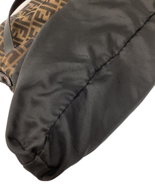 FENDI（フェンディ）FENDI (フェンディ) ワンショルダーバッグ ズッカ ブラウンの古着・服飾アイテム