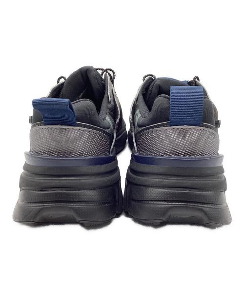 NIKE（ナイキ）NIKE (ナイキ) ローカットスニーカー V2K RUN ブラック×ネイビー サイズ:SIZE 27.5cmの古着・服飾アイテム