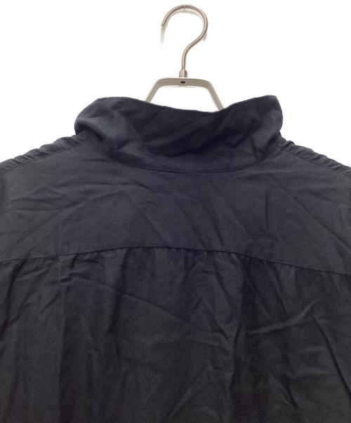 COMOLI（コモリ）COMOLI (コモリ) シルクネル スキッパーシャツ ブラック サイズ:SIZE 3の古着・服飾アイテム