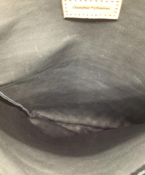 HENDER SCHEME（エンダースキーマ）Hender Scheme (エンダースキーマ) パテントレザーショルダーバッグ ブラックの古着・服飾アイテム