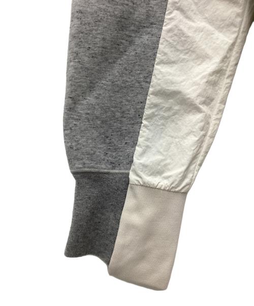 NIKE（ナイキ）NIKE (ナイキ) sacai (サカイ) プルオーバーパーカー 20AW グレー×ホワイト サイズ:SIZE Lの古着・服飾アイテム