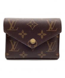 LOUIS VUITTON（ルイ ヴィトン）の古着「ポルトフォイユ・ヴィクトリーヌ モノグラム」｜ブラウン