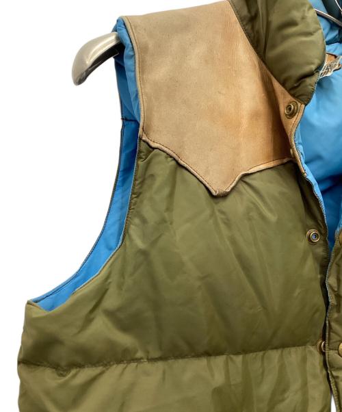RockyMountainFeatherBed（ロッキーマウンテンフェザーベッド）RockyMountainFeatherBed (ロッキーマウンテンフェザーベッド) 70S ダウンベスト オリーブ×ベージュ サイズ:SIZE 42の古着・服飾アイテム