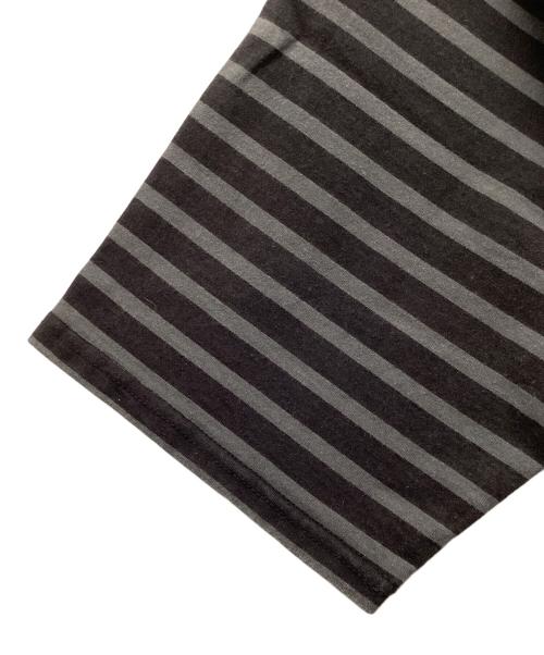 MARKA（マーカ）MARKA (マーカ) 半袖カットソー オーガニックコットン30/1引き揃えBD天竺ボーダー グレー×ブラック サイズ:SIZE Mの古着・服飾アイテム