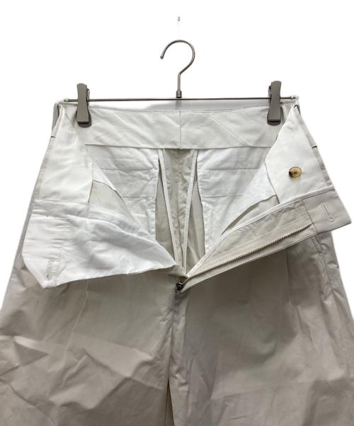 H BEAUTY&YOUTH（エイチ ビューティー&ユース）H BEAUTY&YOUTH (エイチ ビューティー&ユース) ピーチスキン2プリーツチノパンツ ホワイト サイズ:SIZE Mの古着・服飾アイテム