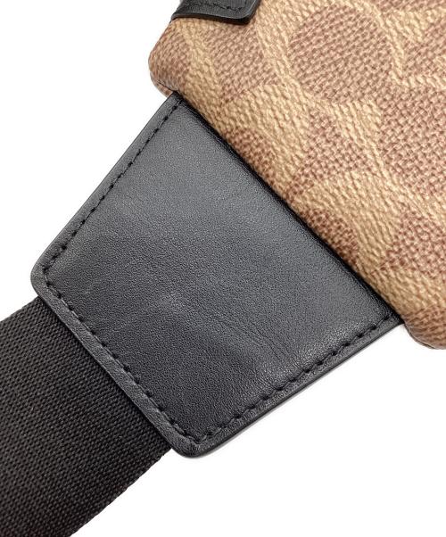 COACH（コーチ）COACH (コーチ) ドミニク クロスボディバッグ シグネチャー ベージュ×ブラックの古着・服飾アイテム