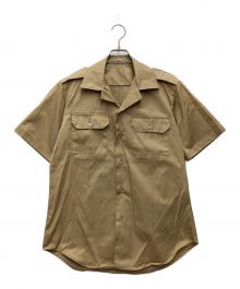 US ARMY（ユーエスアーミー）の古着「半袖サテンシャツ」｜ベージュ