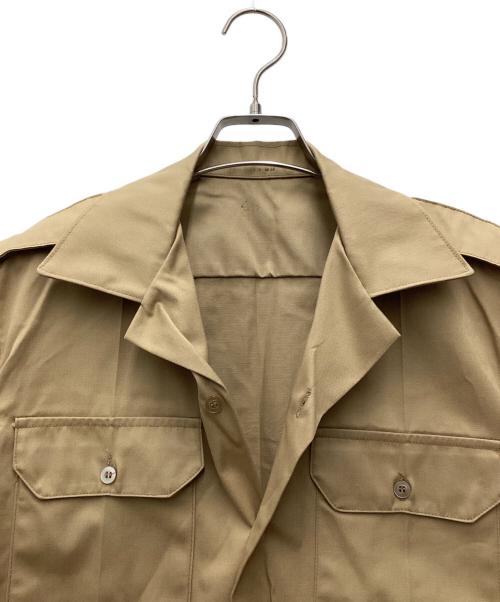 US ARMY（ユーエスアーミー）US ARMY (ユーエスアーミー) 半袖サテンシャツ ベージュ サイズ:SIZE Mの古着・服飾アイテム