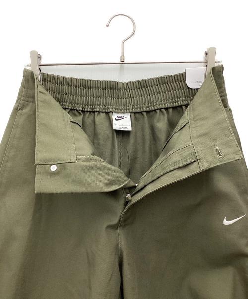 NIKE（ナイキ）NIKE (ナイキ) バレル パンツ オリーブ サイズ:SIZE L 未使用品の古着・服飾アイテム