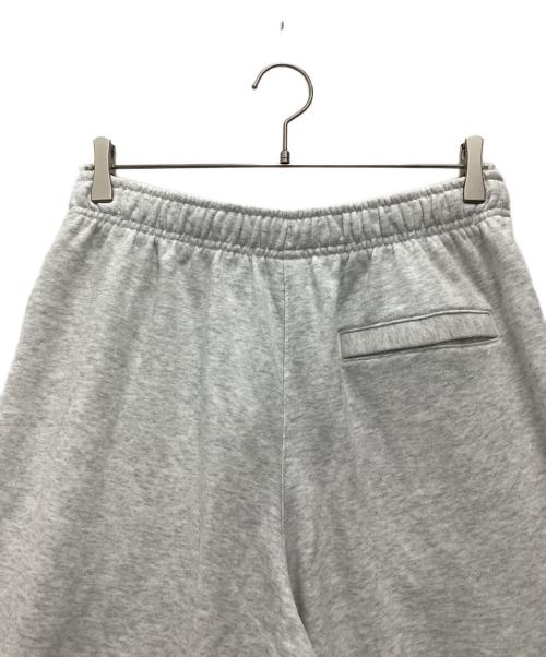 NIKE（ナイキ）NIKE (ナイキ) NIKE AS M NK CLUB FT OVERSIZED PANT BIRCH HEATHER/WHITE/WHITE スウェットパンツ グレー サイズ:SIZE Mの古着・服飾アイテム