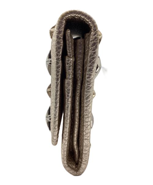 JIMMY CHOO（ジミーチュウ）JIMMY CHOO (ジミーチュウ) 長財布 NINO UUR スタッズ装飾 ベージュの古着・服飾アイテム