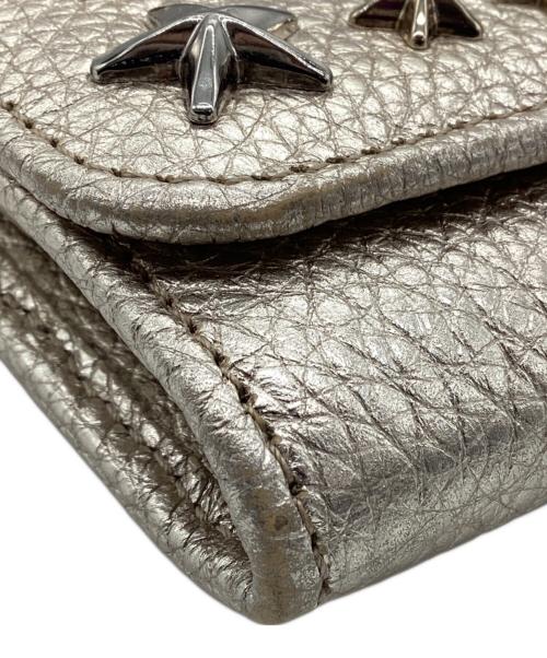 JIMMY CHOO（ジミーチュウ）JIMMY CHOO (ジミーチュウ) 長財布 NINO UUR スタッズ装飾 ベージュの古着・服飾アイテム