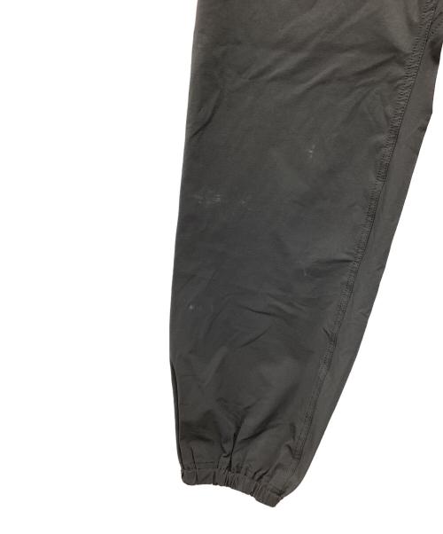 GRAMICCI（グラミチ）GRAMICCI (グラミチ) 4WAYストレッチパンツ グレー サイズ:SIZE Mの古着・服飾アイテム