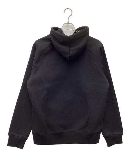 Carhartt WIP（カーハート ワークインプログレス）CARHARTT WIP (カーハート ワークインプログレス) HOODED CHASE SWEAT プルオーバーパーカー ブラック サイズ:SIZE Mの古着・服飾アイテム