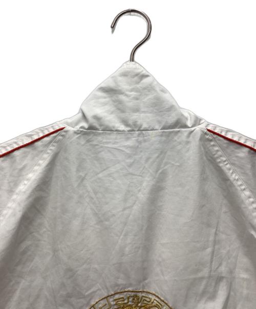 VERSACE（ヴェルサーチェ）VERSACE (ヴェルサーチェ) ナイロンジャケット 年数判定不明 ホワイト サイズ:SIZE Mの古着・服飾アイテム