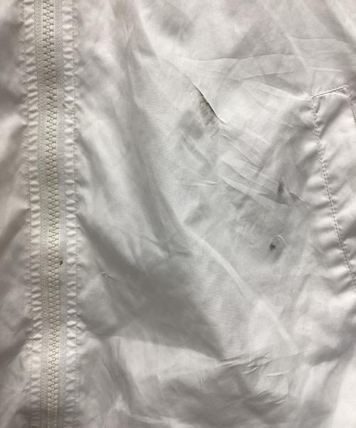 VERSACE（ヴェルサーチェ）VERSACE (ヴェルサーチェ) ナイロンジャケット 年数判定不明 ホワイト サイズ:SIZE Mの古着・服飾アイテム