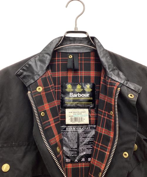 Barbour（バブアー）Barbour (バブアー) Beacon jacket オイルドジャケット ENGLAND製 90S 裏地赤チェック ベルト付き ブラック サイズ:SIZE 40の古着・服飾アイテム