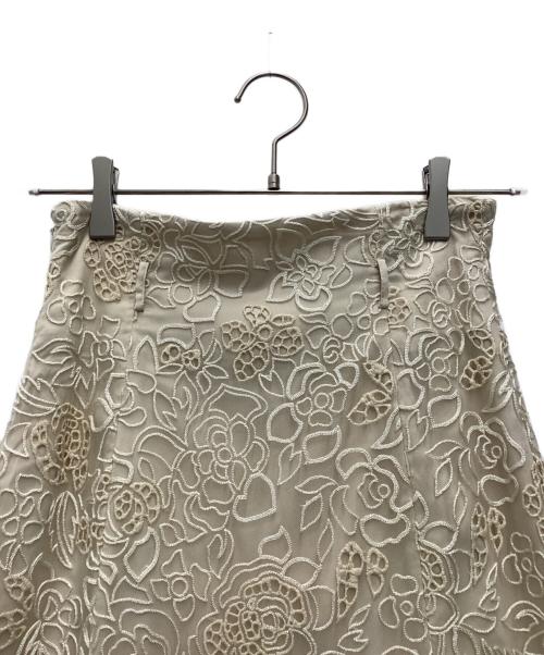 Lily Brown（リリーブラウン）Lily Brown (リリーブラウン) 刺繍レースマーメイドスカート ベージュ サイズ:SIZE 1の古着・服飾アイテム