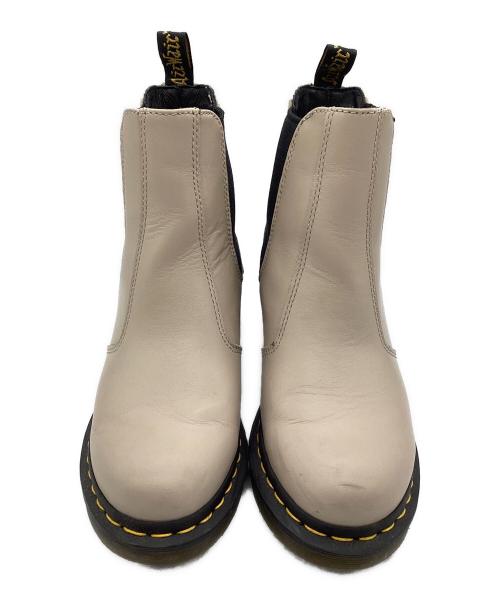 Dr.Martens（ドクターマーチン）Dr.Martens (ドクターマーチン) サイドゴアブーツ ベージュ サイズ:SIZE US7の古着・服飾アイテム