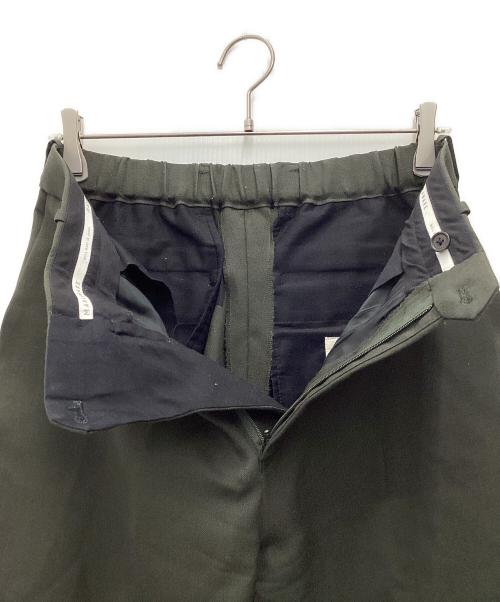 MARKAWARE（マーカウェア）MARKAWARE (マーカウェア) スラックス オリーブ サイズ:SIZE 不明の古着・服飾アイテム