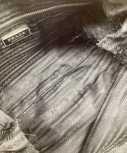 PRADA（プラダ）PRADA (プラダ) ナイロンショルダーバッグ ブラックの古着・服飾アイテム