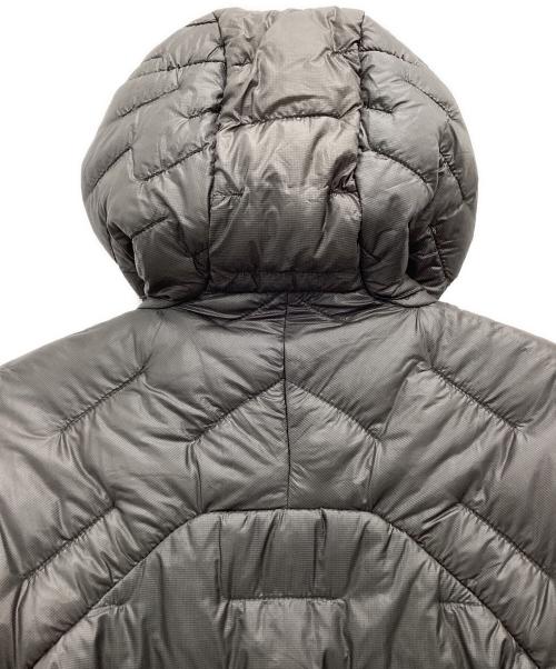 Patagonia（パタゴニア）Patagonia (パタゴニア) マイクロパフフーディ 中綿ジャケット グレー サイズ:SIZE M 未使用品の古着・服飾アイテム