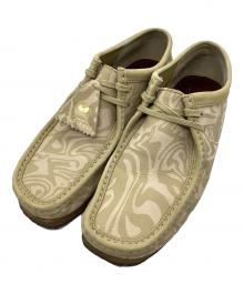 CLARKS×Wu Wear Wu Tang Clan（クラークス×ウーウェアー ウータンクラン）の古着「ワラビーシューズ」｜ベージュ