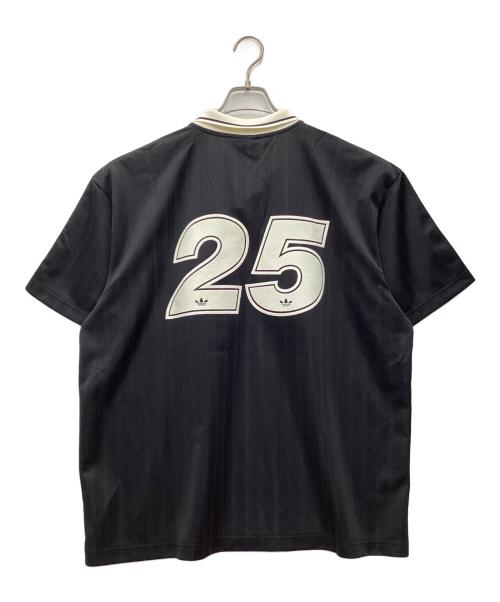 adidas Originals（アディダスオリジナル）adidas originals (アディダスオリジナル) oasis (オアシス) TOUR live'25 Jacquard Jersey 半袖シャツ ブラック×ホワイト サイズ:SIZE XLの古着・服飾アイテム