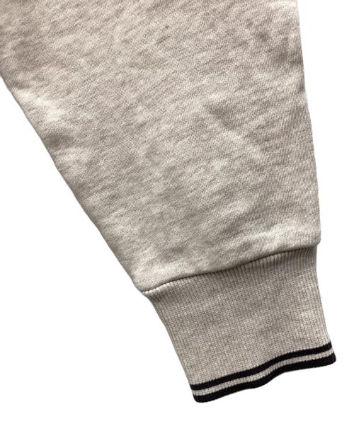 FRED PERRY（フレッドペリー）FRED PERRY (フレッドペリー) スウェット ベージュ サイズ:SIZE Lの古着・服飾アイテム