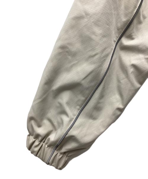 UMBRO（アンブロ）UMBRO (アンブロ) 9090 (9090) Gradation Nylon Hooded Jacket ベージュ×グレー サイズ:SIZE Lの古着・服飾アイテム