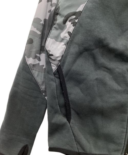 NIKE（ナイキ）NIKE (ナイキ) F.C.R.B. (エフシーレアルブリストル) 迷彩スウェットパーカー グレー サイズ:SIZE Sの古着・服飾アイテム