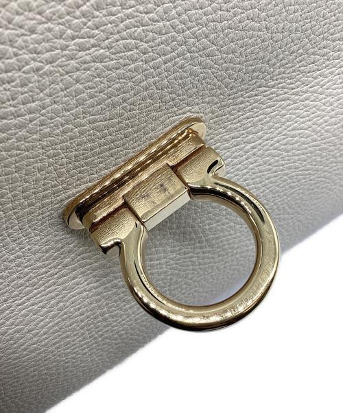 Salvatore Ferragamo（サルヴァトーレ フェラガモ）Salvatore Ferragamo (サルヴァトーレ フェラガモ) 2WAYバッグ ベージュの古着・服飾アイテム